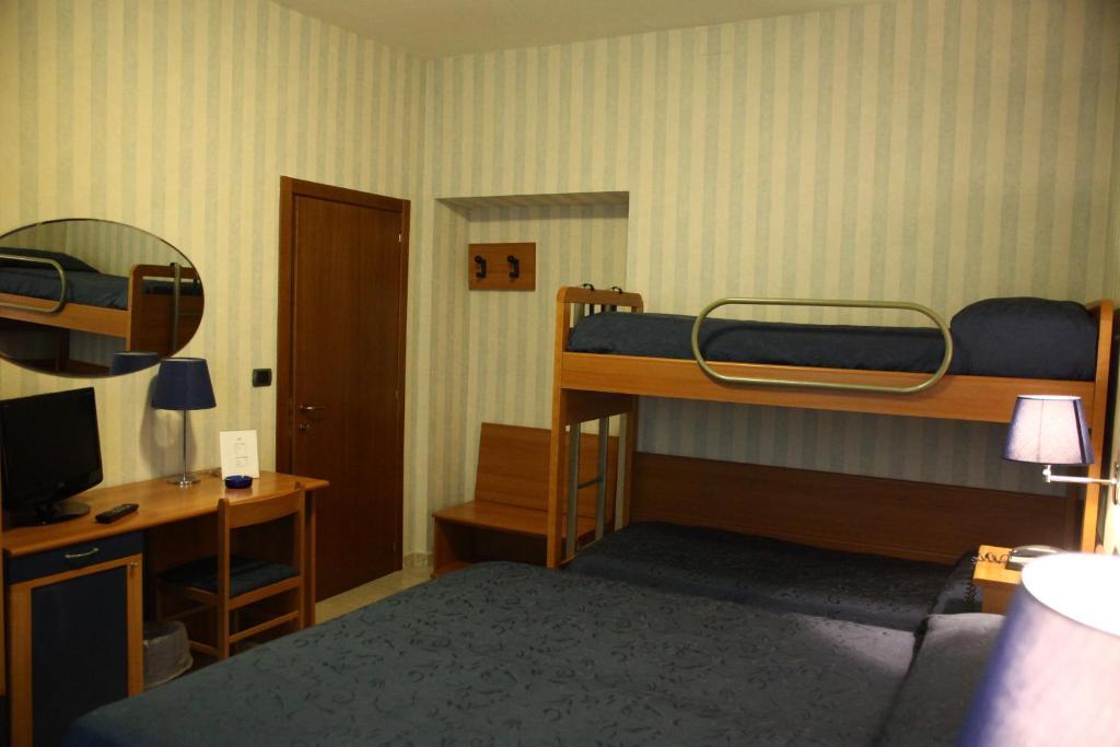 Hotel Pineta Cagli Zimmer foto